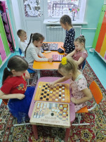 Путешествие по станциям в страну "Математика" Путешествие по станциям в страну "Математика".