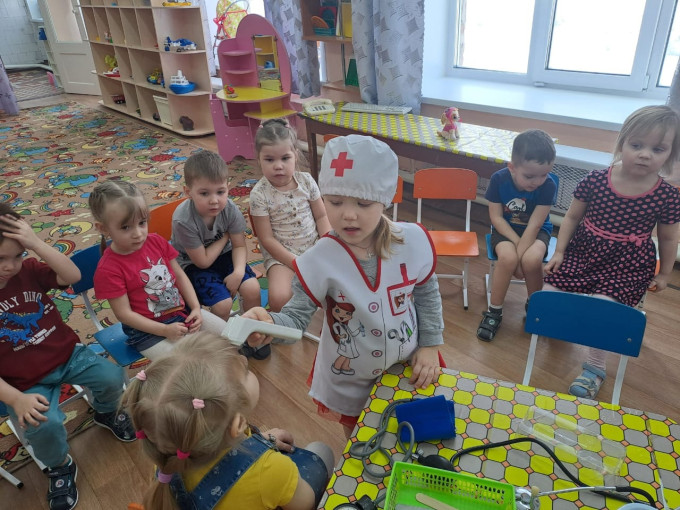 Занятие "Знакомство с профессией врача и медицинской сестры". Занятие "Знакомство с профессией врача и медицинской сестры".