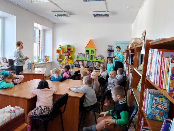 Экскурсия в поселковую библиотеку Экскурсия в поселковую библиотеку.